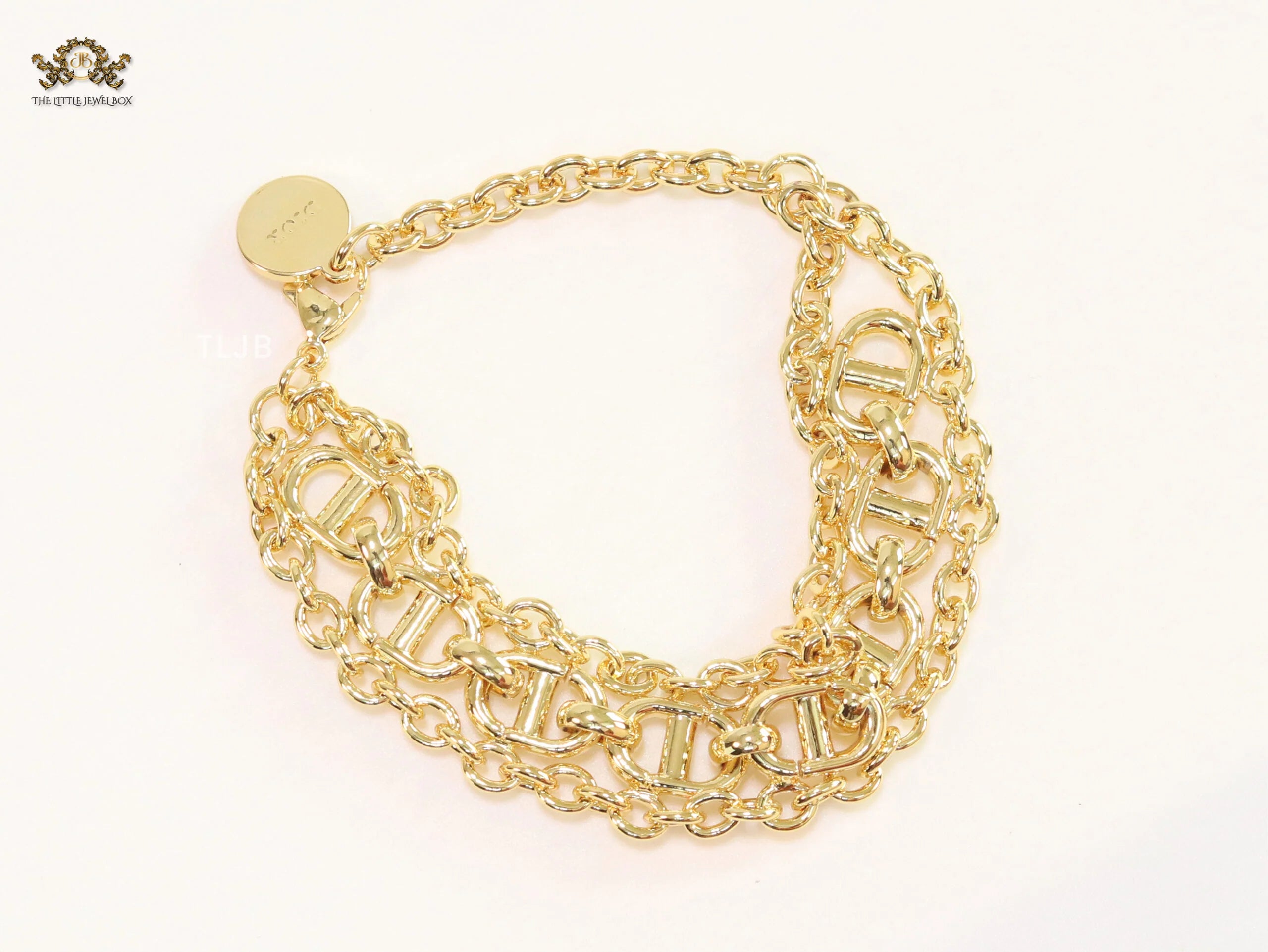 Chunky gold bracelet