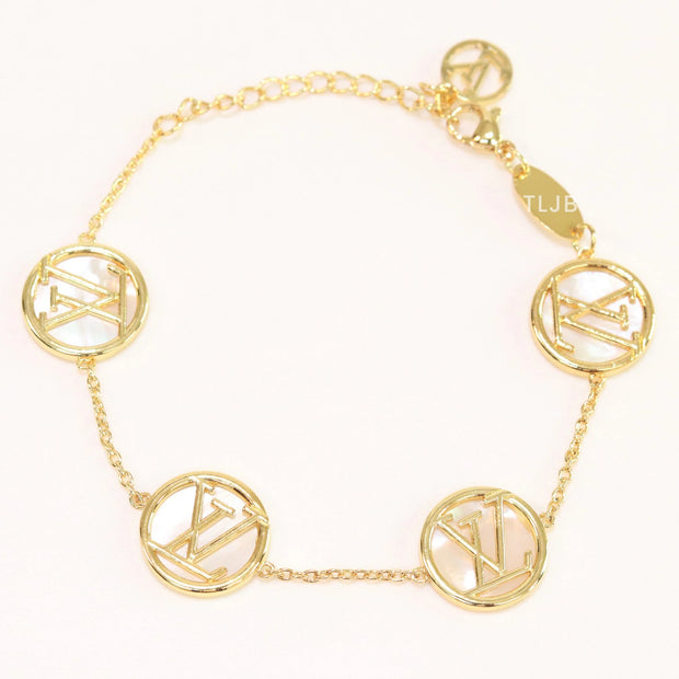 Alphabet L&V sleek gold chain bracelet