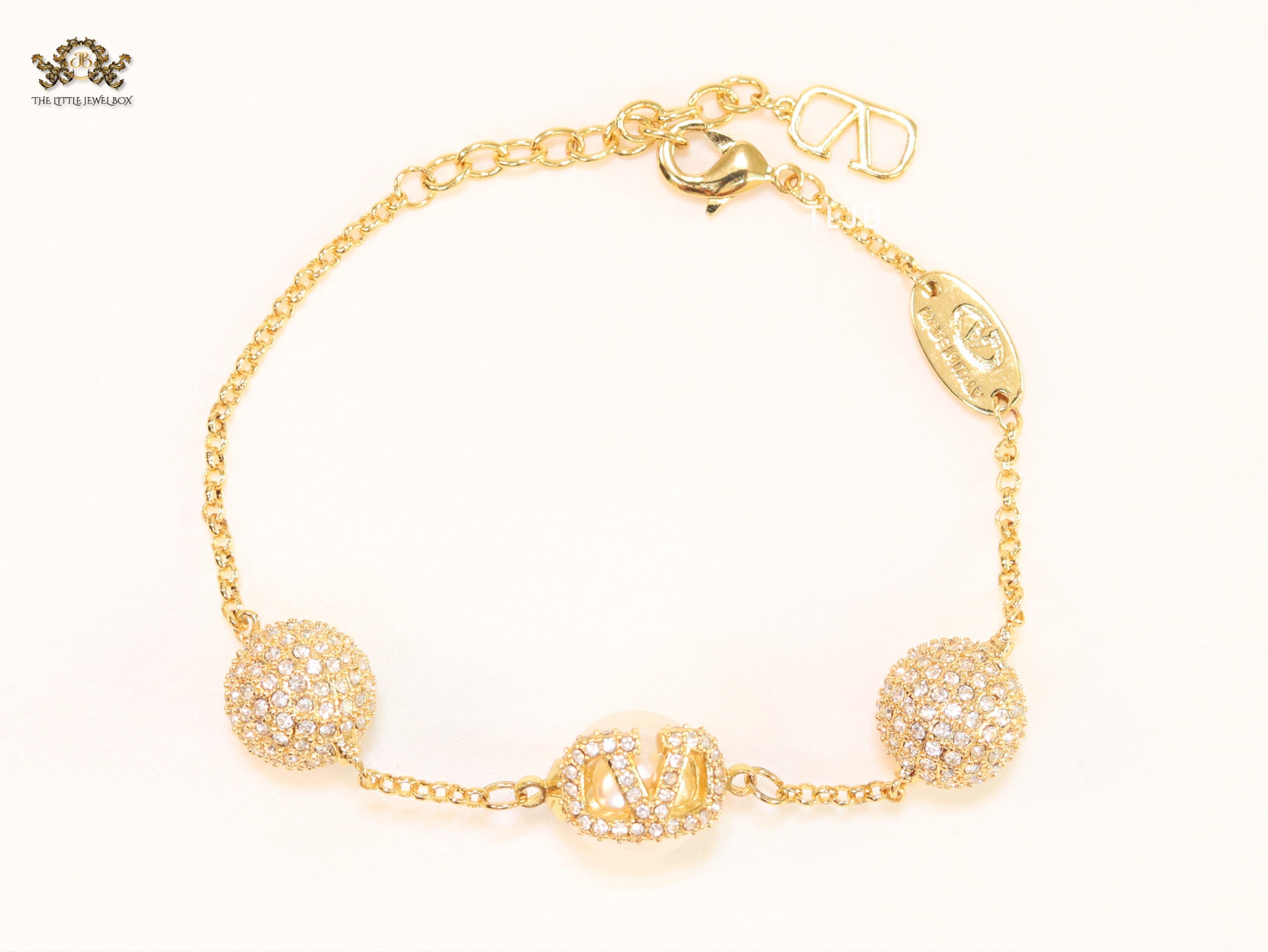Alphabet V cz ball bracelet
