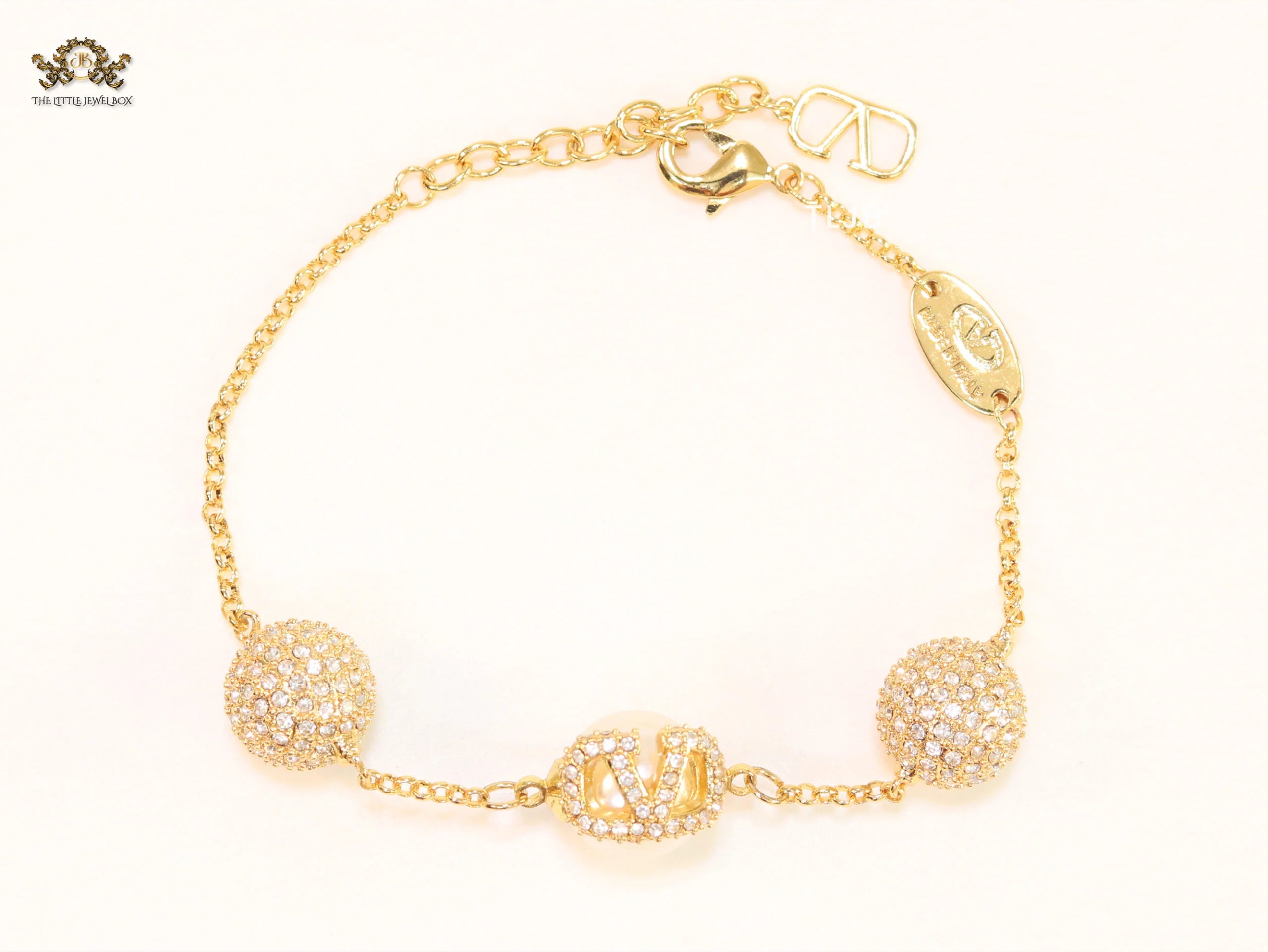 Alphabet V cz ball bracelet
