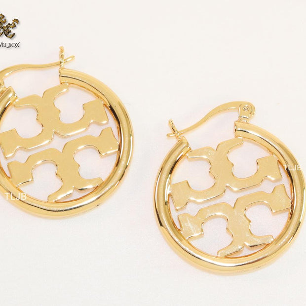 Alphabet T gold small hoops 27 mm