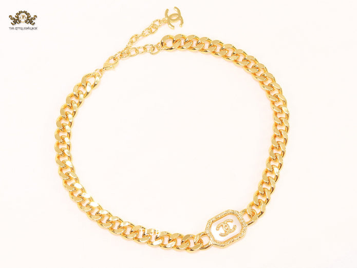 Double C chunky link chain necklace