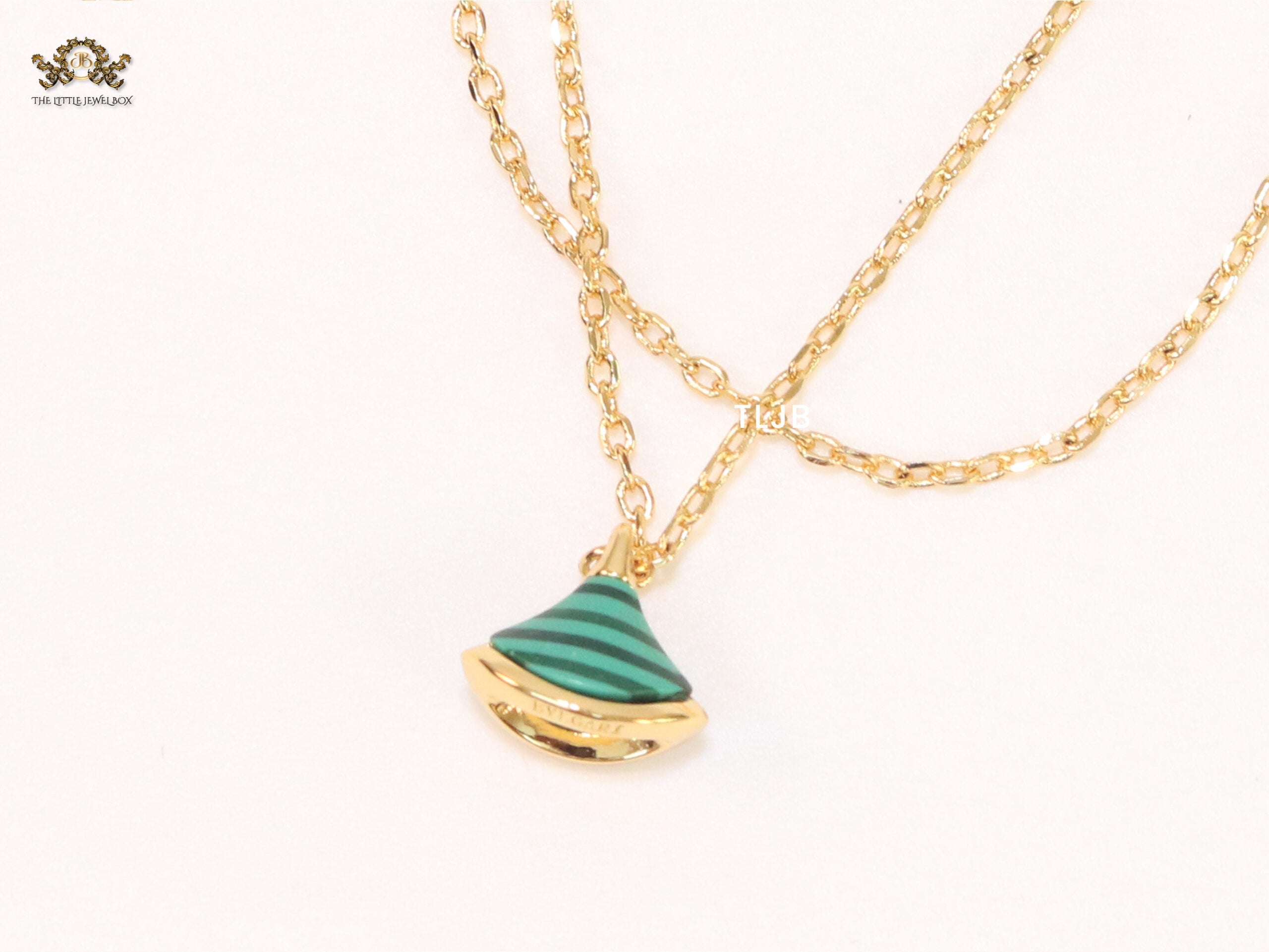Alphabet B  sleek chain bracelet green