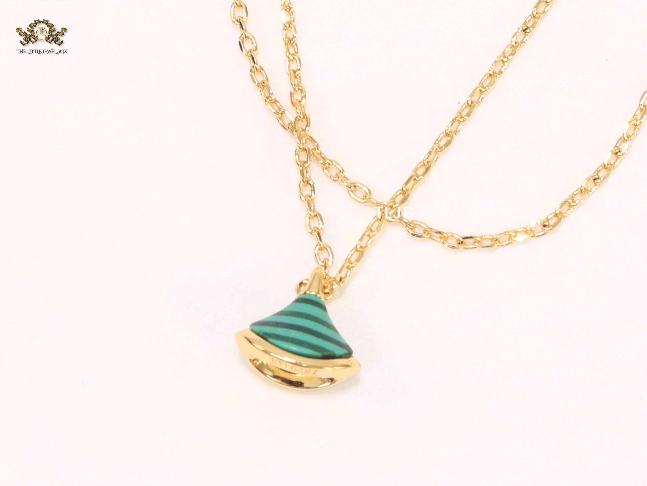 Alphabet B  sleek chain bracelet green