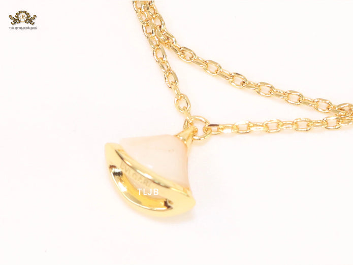 Alphabet B  sleek chain bracelet white