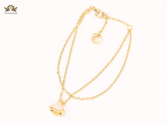 Alphabet B  sleek chain bracelet white
