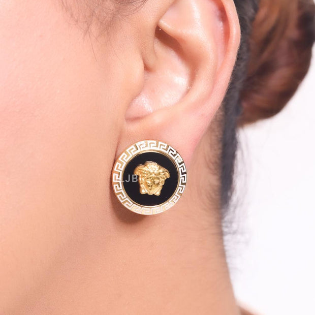 Medusa black and white studs
