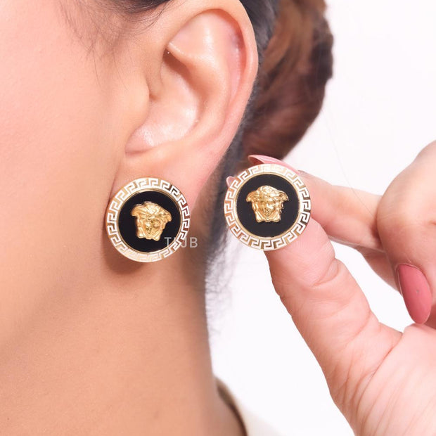 Medusa black and white studs