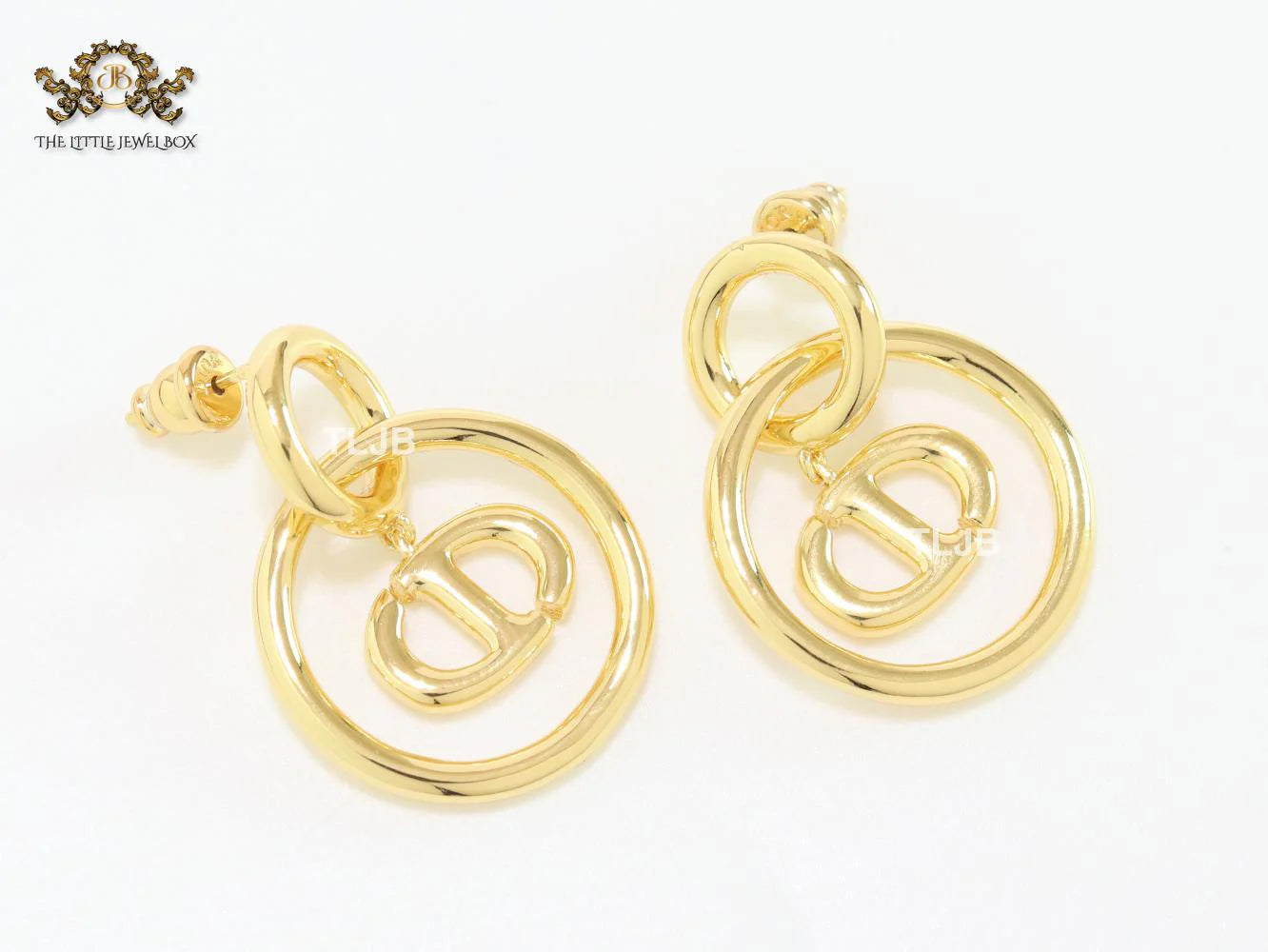 Alphabet CD round gold earrings