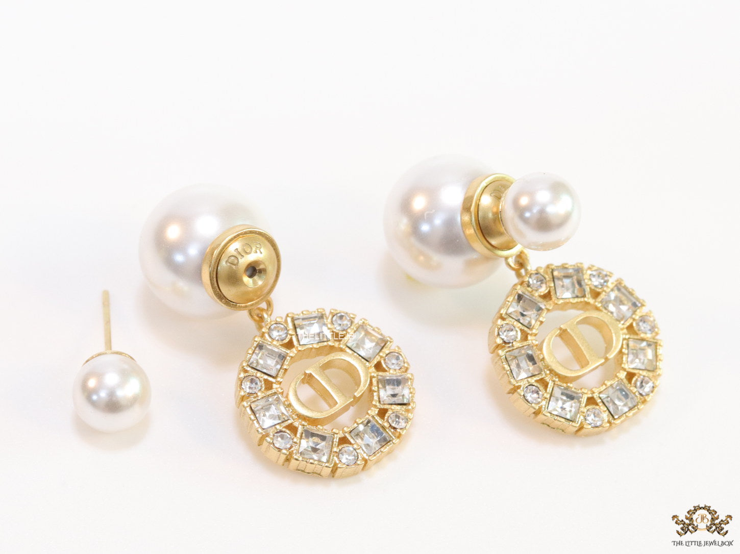 Pearl bomber studs with round cz alphabet drops