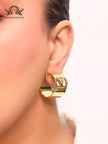 Alphabet V in gold small hoops