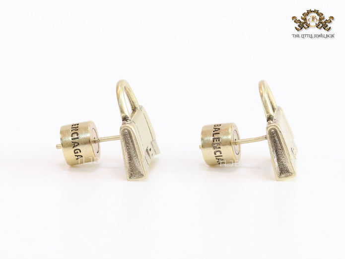 Alphabet B bag studs in platinum finish