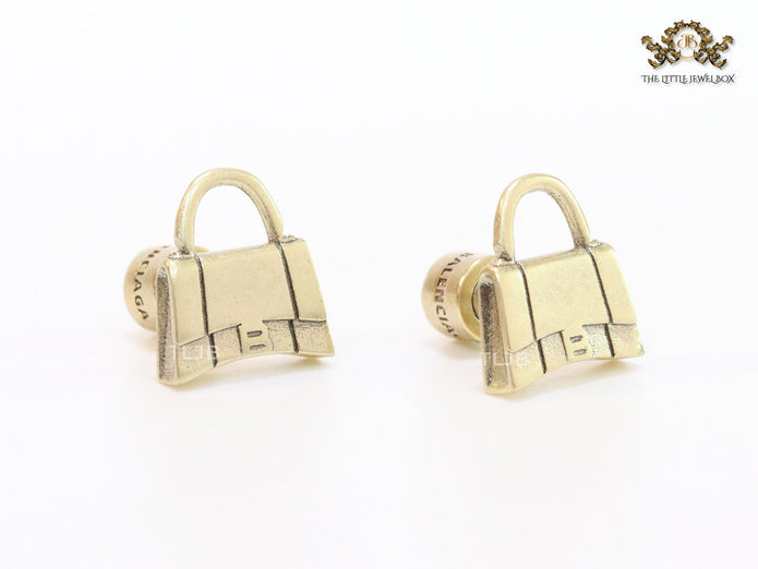 Alphabet B bag studs in platinum finish