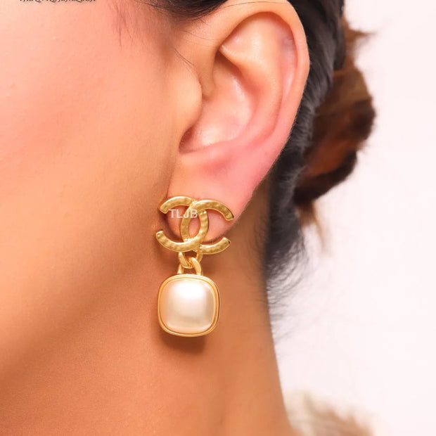 Double C pearl and gold earrings