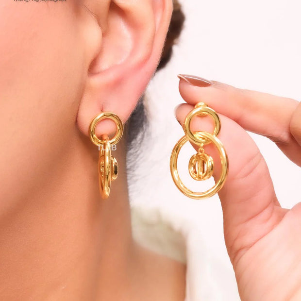 Alphabet CD round gold earrings
