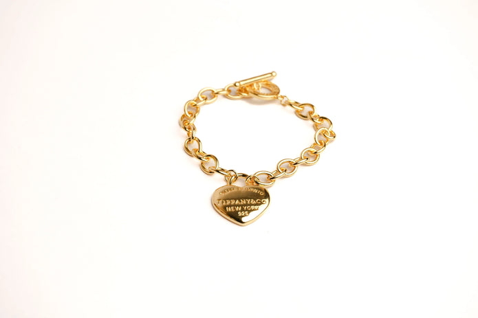 Alphabet Tiff & Co Link Chain Bracelet with Heart Motif in Gold | Love Charm Jewelry