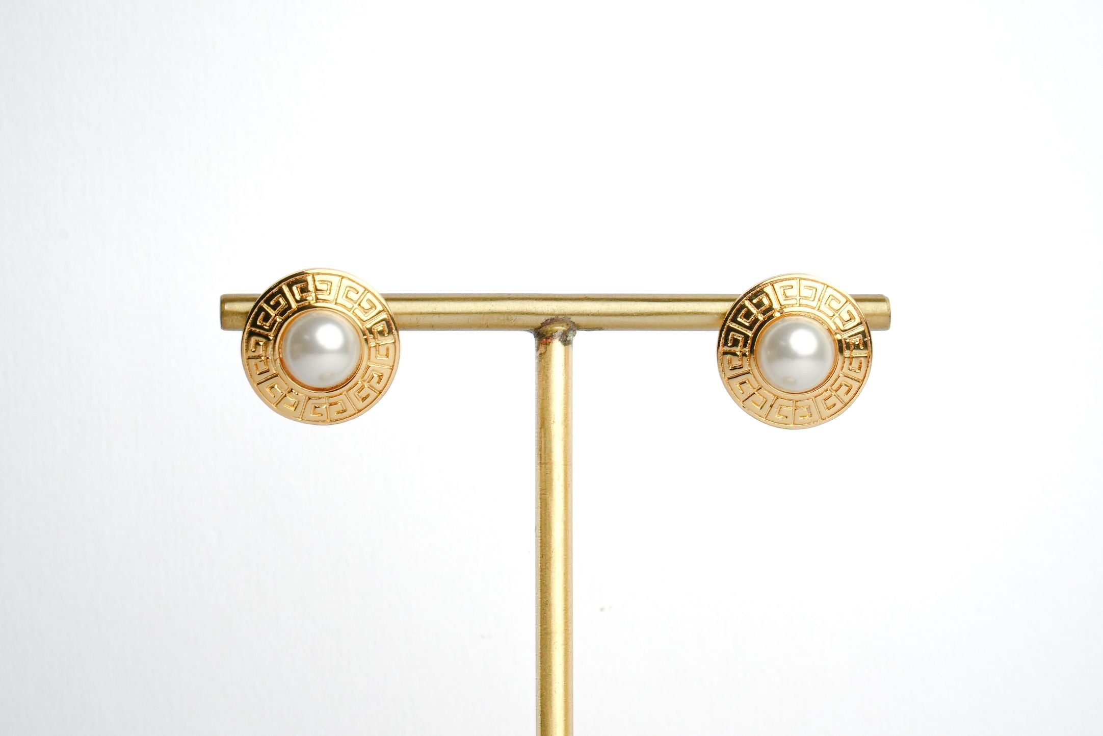 Alphabet G Pearl Round Studs in Gold Plating