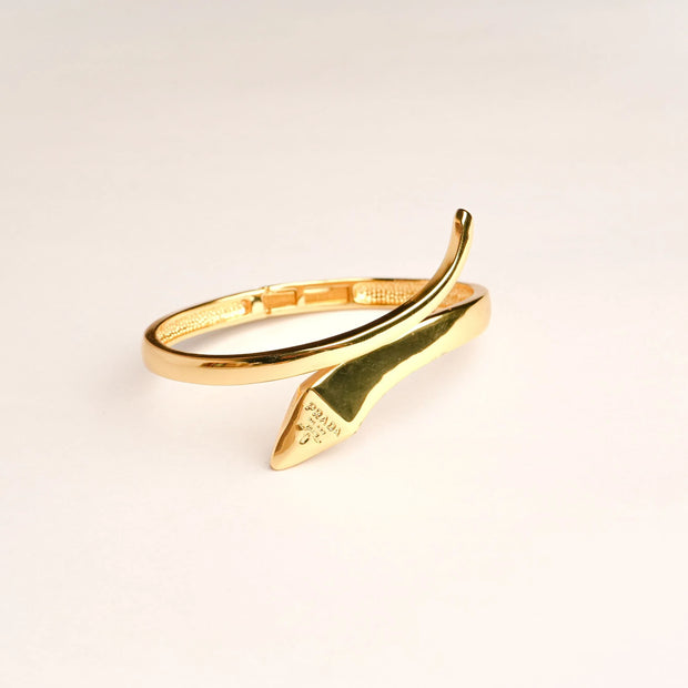 Alphabet P Snake Pattern Bracelet in Gold | Luxury Fashion Statement