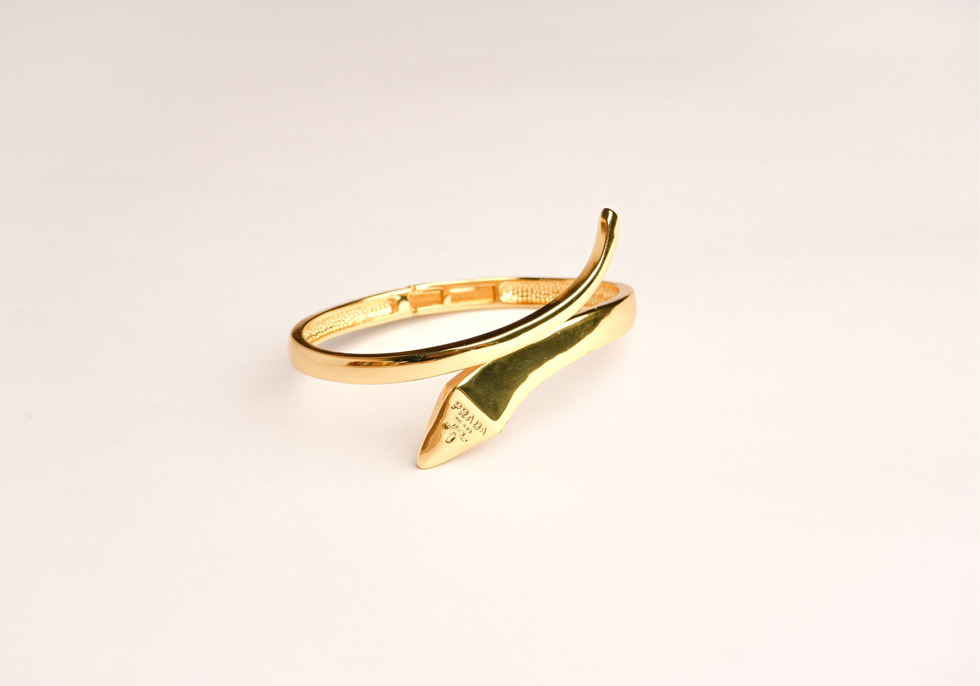 Alphabet P Snake Pattern Bracelet in Gold | Luxury Fashion Statement