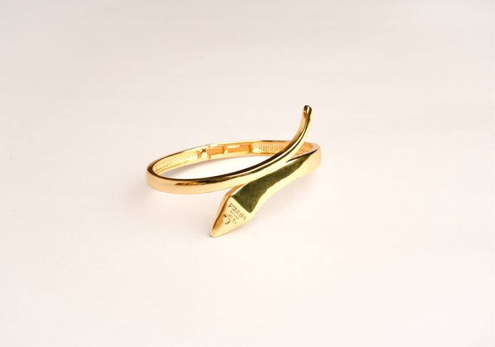 Alphabet P Snake Pattern Bracelet in Gold | Luxury Fashion Statement