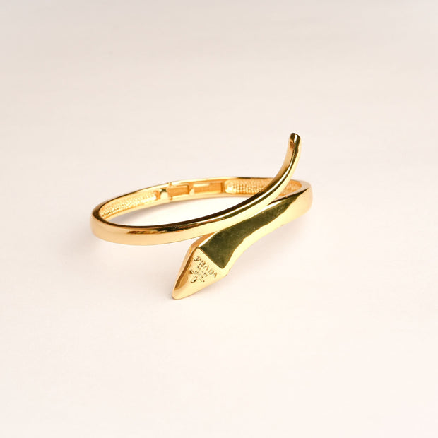 Alphabet P Snake Pattern Bracelet in Gold | Luxury Fashion Statement
