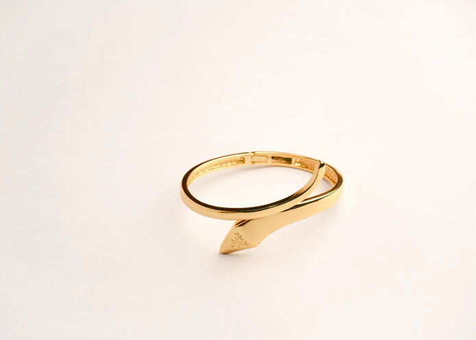 Alphabet P Snake Pattern Bracelet in Gold | Luxury Fashion Statement
