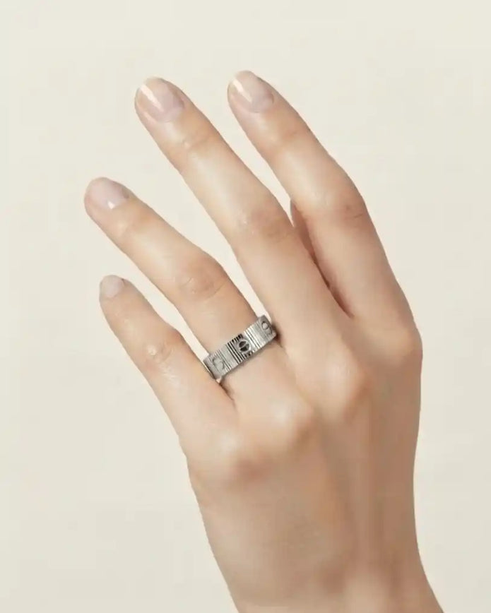 Platinum plated screw pattern love band