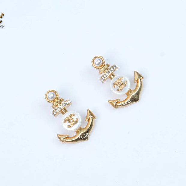 Double C anchor detailed earrings
