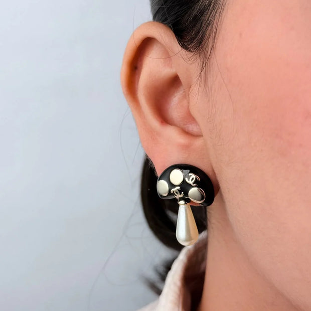 Double C Black Mushroom Studs
