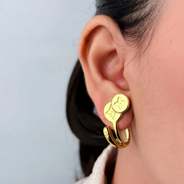 alphabet L & V small hoop type earrings