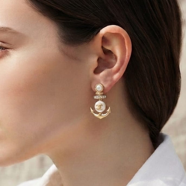 Double C anchor detailed earrings
