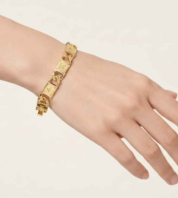 Alphabet L & V link chain gold bracelet