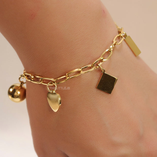 Gold Plated Link Chain Charm Bracelet with Alphabet — Tiff & Co Style
