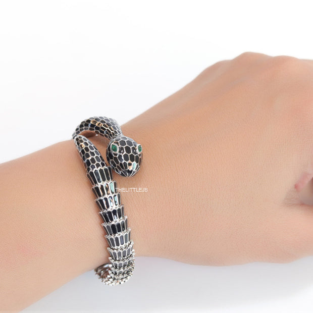 Serpentine open bracelet in black enamel and platinum finish