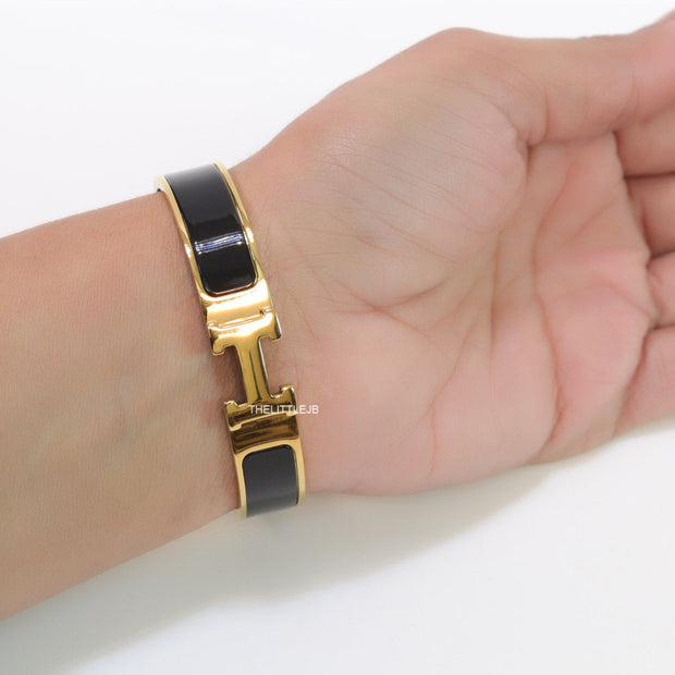 Alphabet H Black 12 mm  Bracelet in gold
