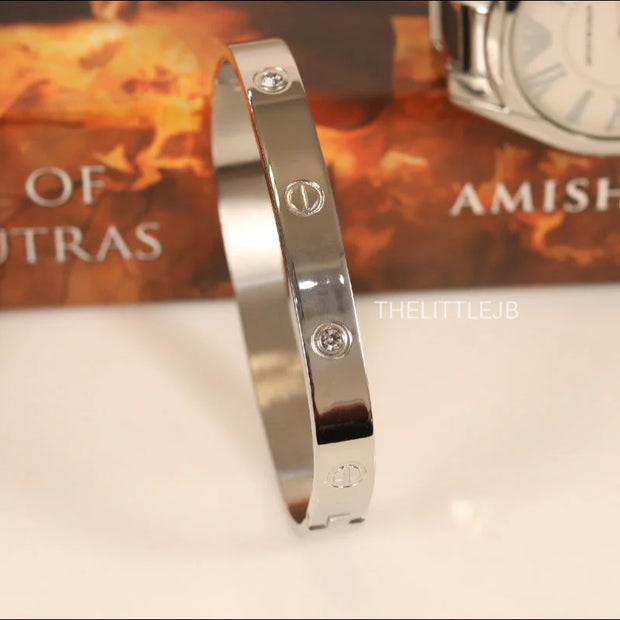 Men's Screw and zircon platinum finish bracelet rectangle shape