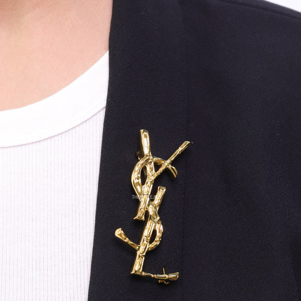 Glossy finish gold plated alphabet brooch