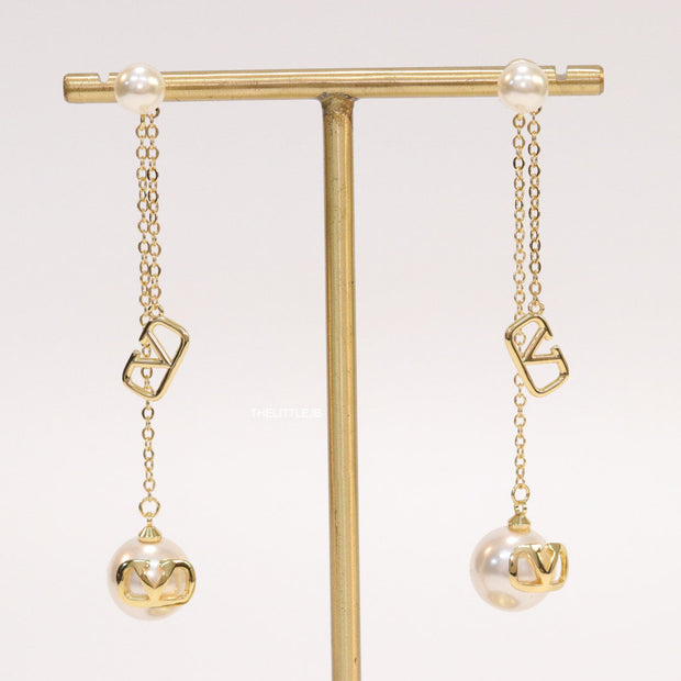 Gold plated long chain alphabet dangles with pearl