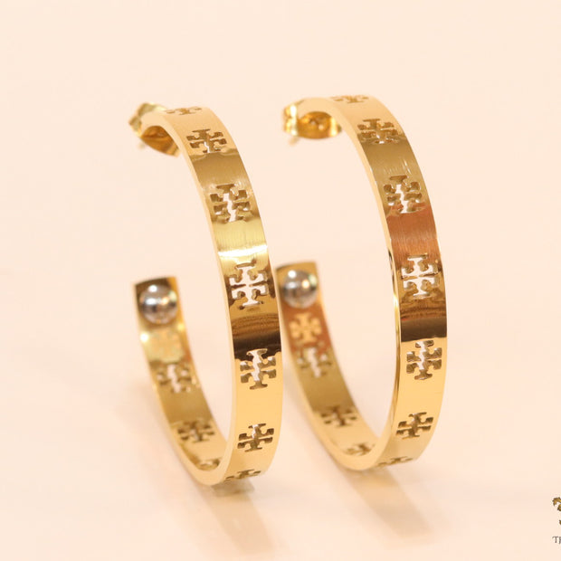 Gold plated hoop earrings with double T motifs 38 mm