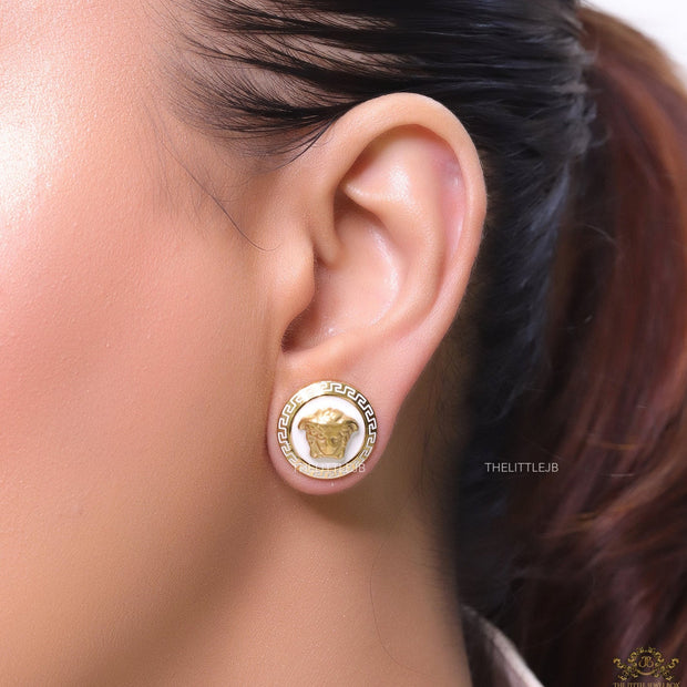 Golden 3D Medusa motif on white base and golden details studs