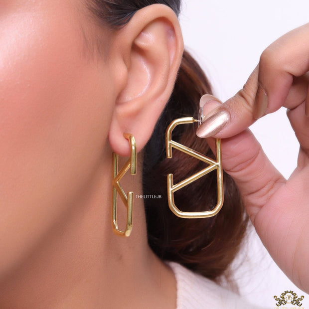 Golden slim 3mm thick V alphabet hoops