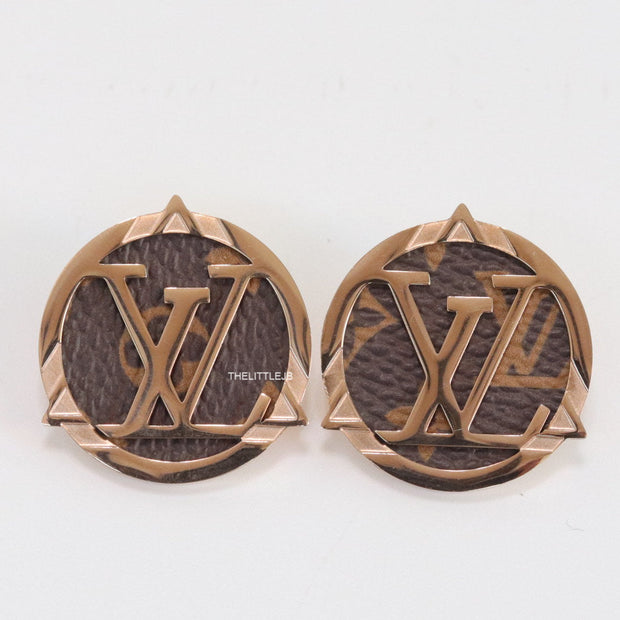 Alphabet stud earrings in leather and rose gold finish