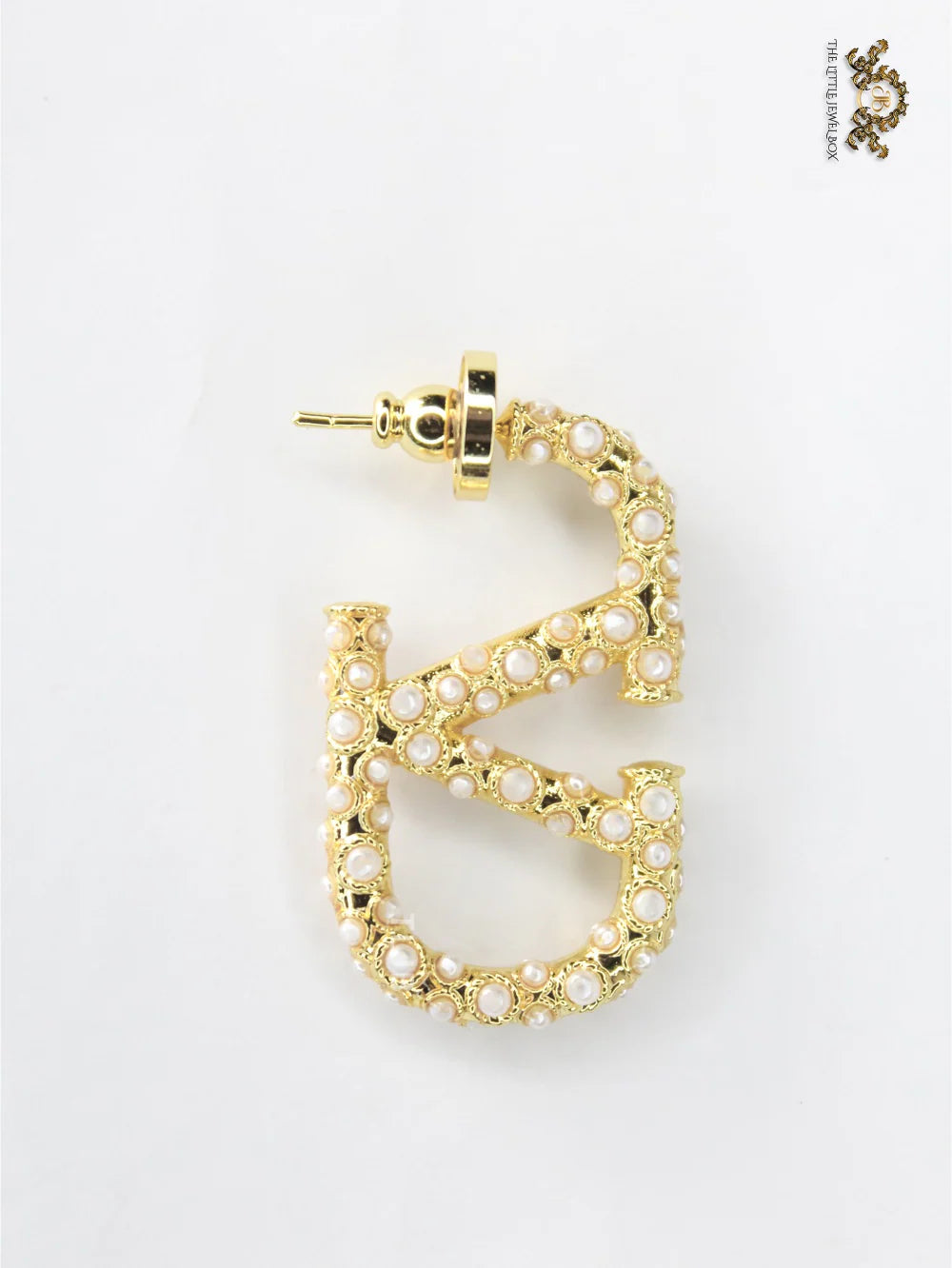 Alphabet V pearl studded open hoop