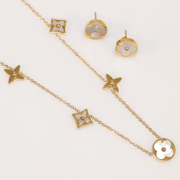 Clover necklace set in mother of pearl and gold plating