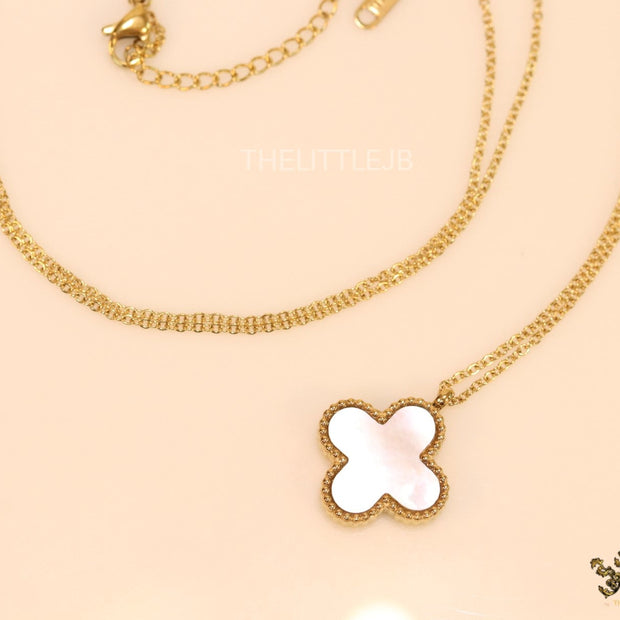 Gold plated chain with Mother of pearl clover pendant