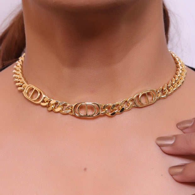 Gold plated C and pattern link chain necklace