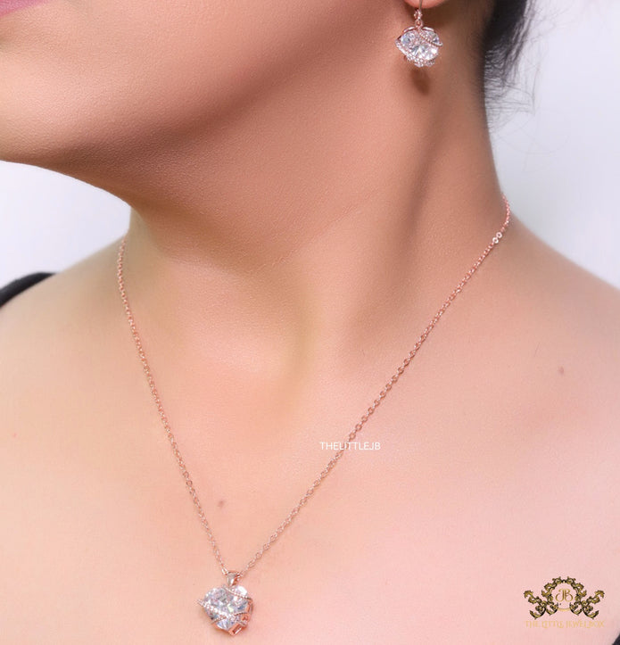 Rose gold chain necklace with heart shape fancy cz pendant