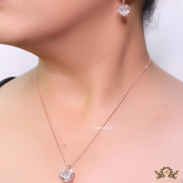 Rose gold chain necklace with heart shape fancy cz pendant
