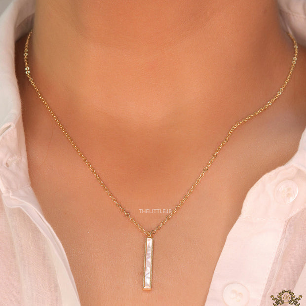 Gold plated necklace with Column Cube MOP pendant