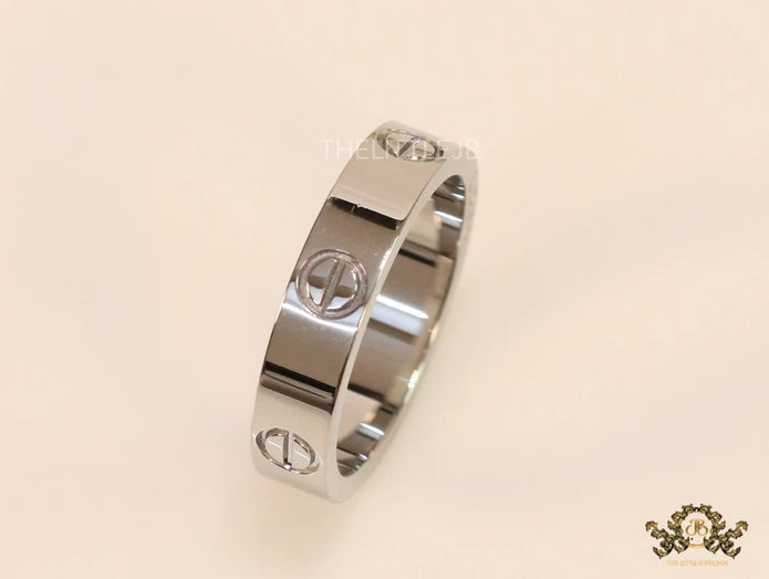 4.5mm Silver plated band with screws